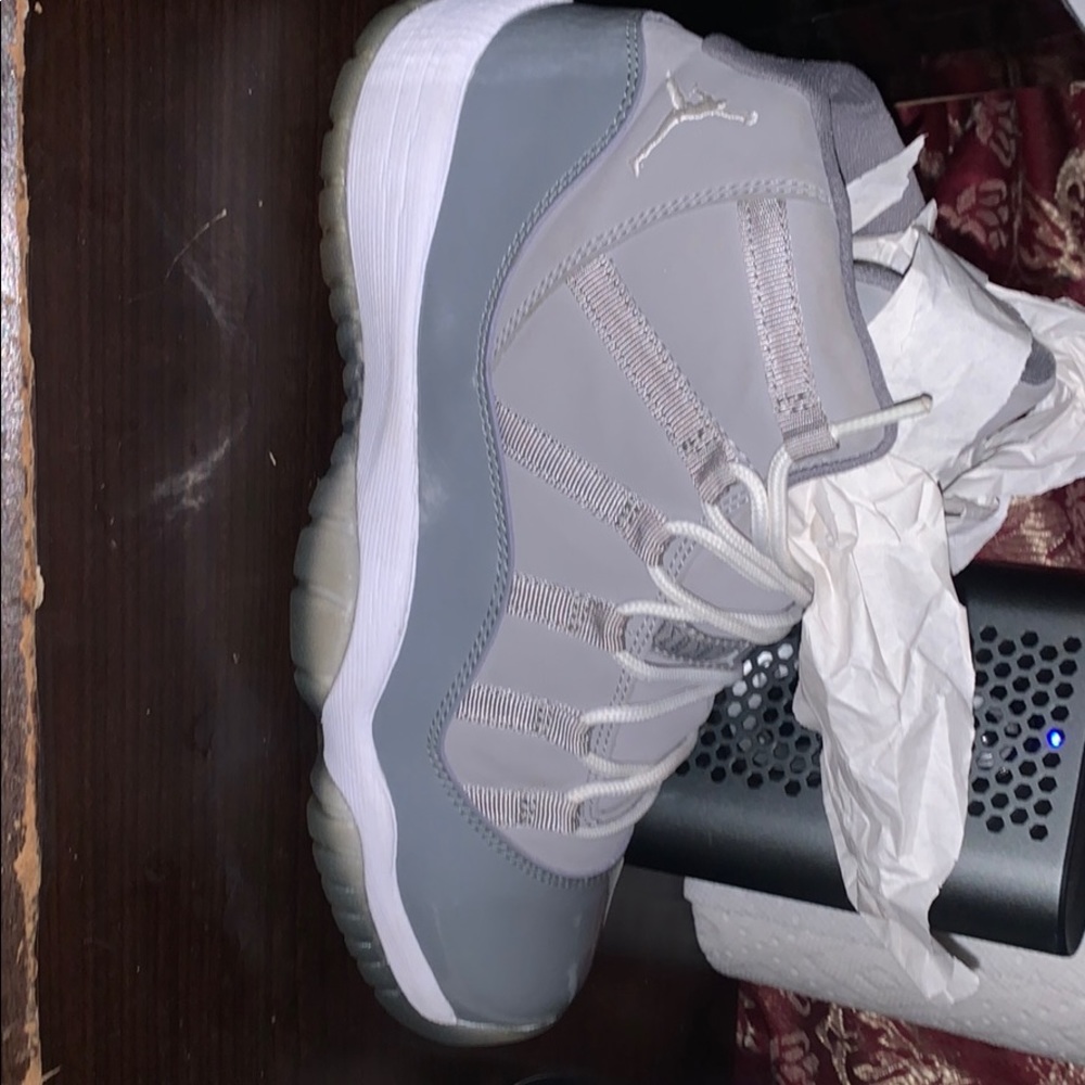 Jordan 11s cool grey size 6.5